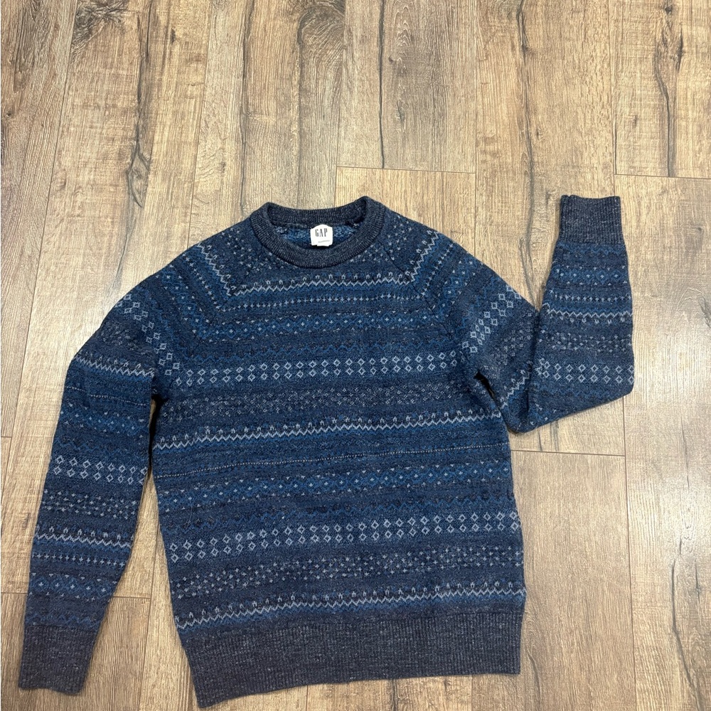 GAP Women’s Navy and Gray Crewneck Sweater